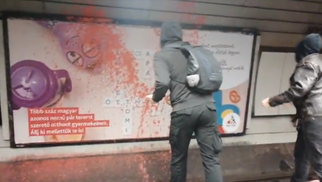 Apu+Apa+Gyerekek=Család kampány – a HVIM harcol az adventre időzített provokáció ellen