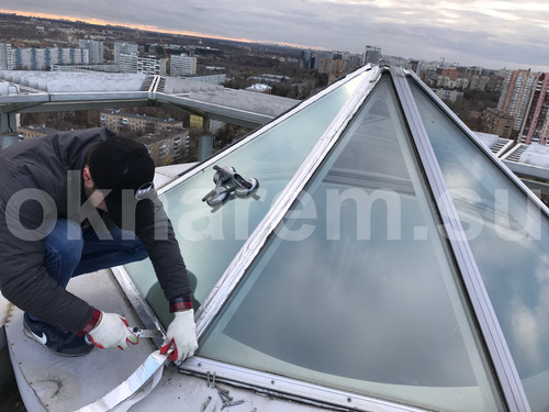 Устранение протеканий зенитного фонаря