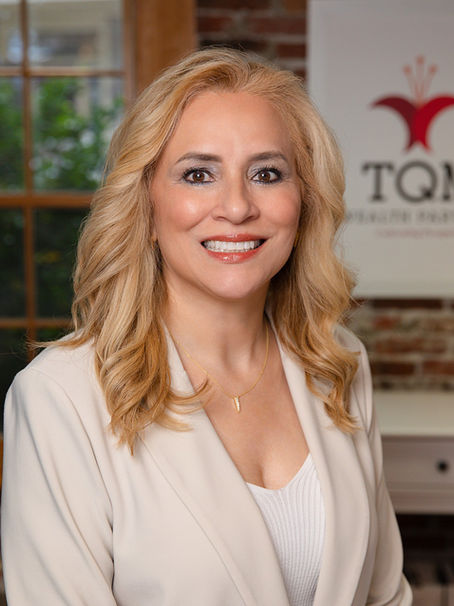 5 Ways a Professional Headshot Can Strengthen Your Leadership Brand