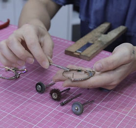 curso-de-bijuterias-aline-mota-semi-joias-o-line-presencial