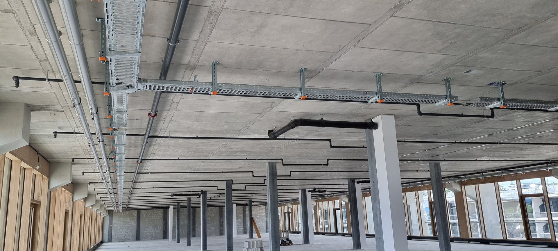 Aetos Brandschutz Sprinkleranlagen Sicherheit Gebäude Mensch Umwelt Baustelle Leitungen Projektleitung Montage Service Team