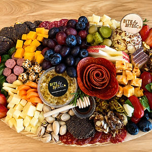 Medium Platter (15 x 10 inch Platter Included)