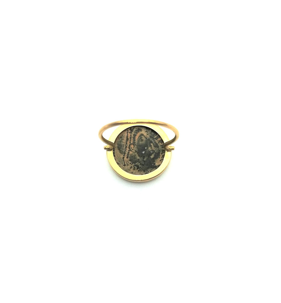 Thumbnail: Bague pièce de monnaie antique Romaine - or 18 carats - Les voeux - DELICATA bijou de créatrice fait main à Paris