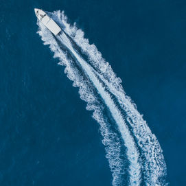 Massage sur yacht en mer à Saint-Tropez
