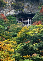 三徳山投入堂、三朝町の天台宗三徳山三佛寺の奥院で国宝。断崖絶壁、秋の紅葉、鳥取の秋の風景、鳥取の写真集、風景の宝石箱in Tottoriより