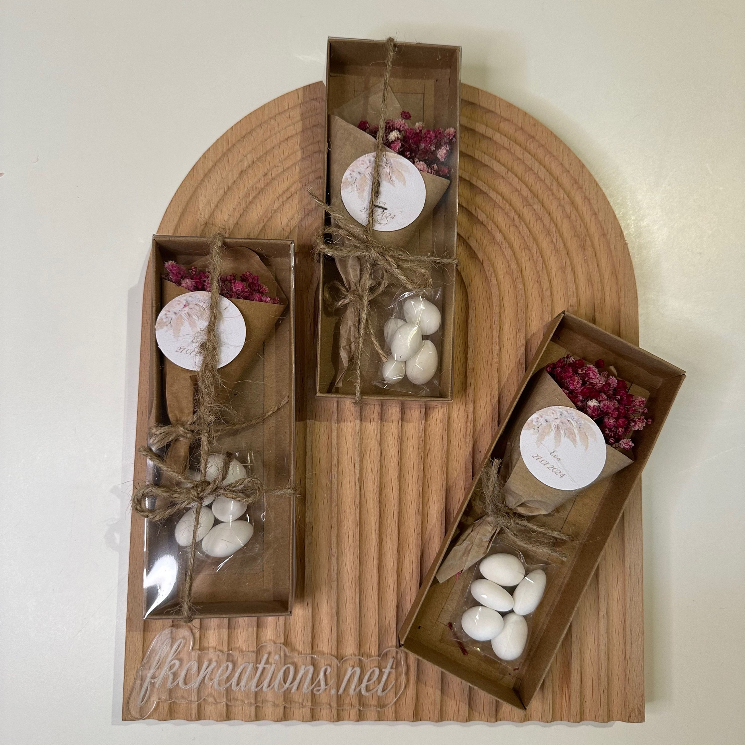 Coffrets, bouquet de fleurs séchées et dragées. Avec ou sans lettre en savon 