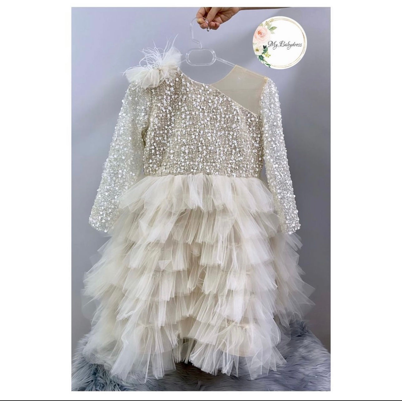 Robe pailletée avec traine, pour enfant