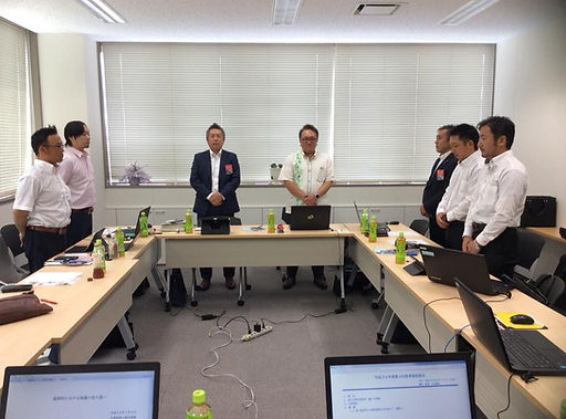 40157735_2081145401960873_19289675660892