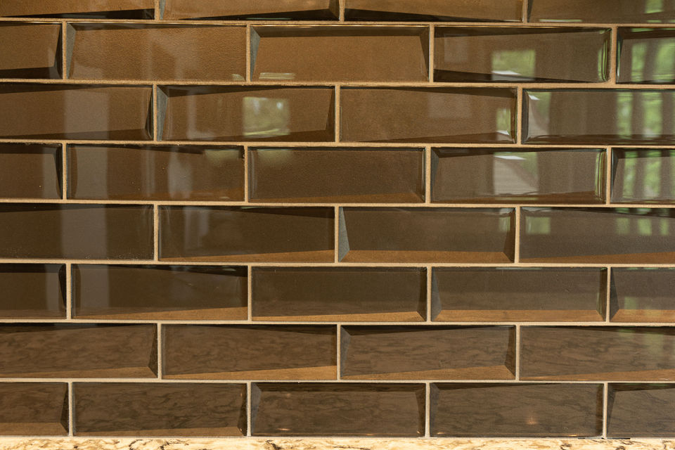 Glass bar backsplash detail 