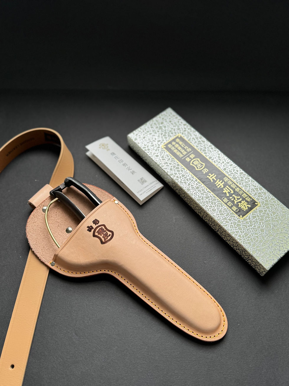 Миниатюра: Кожаный чехол Tobisho для  ножниц с защитой