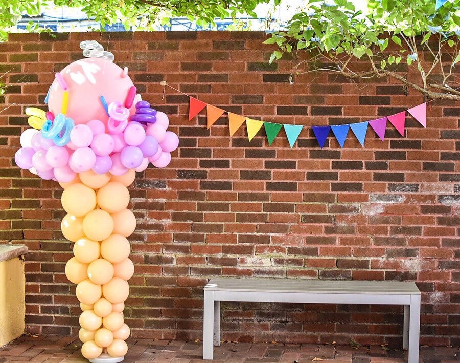 A balloon wall made by Brooklyn Balloon Girls