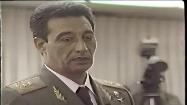 Arnaldo-Ochoa-biografia-del-heroe-militar-que-termino-siendo-victima-del-regimen-castrista-1.webp