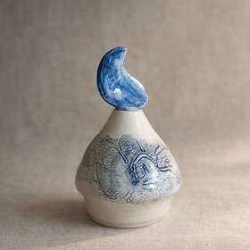 Flacon en céramique artisanal - Diffuseur de parfum motif floral bleu