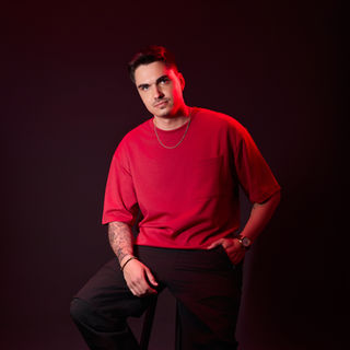 Record Producer & DJ SYNEKK during a photoshoot.