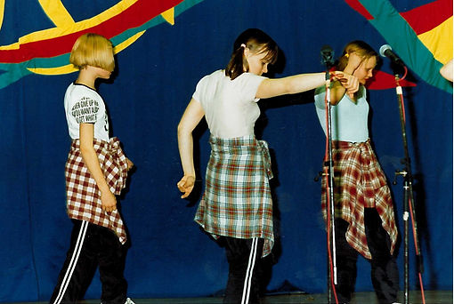 941996_Kuvassa_oikealla_ehkaÌ_Suvi_West