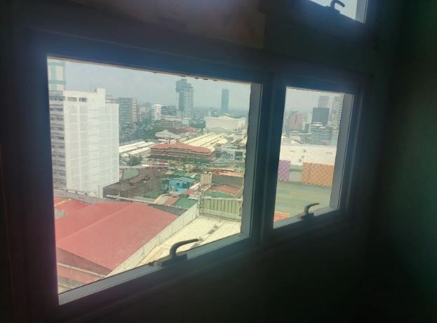 Thumbnail: GR117 Pre-Owned 1-Car Binondo Condo For Sale in Cityplace Residences, Manila