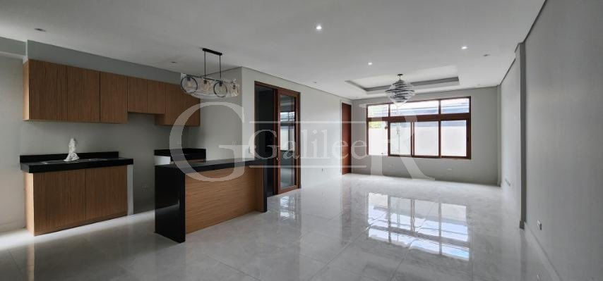 縮圖：GR517 Brand New 2-Car Townhouse For Sale in Del Monte, Quezon City