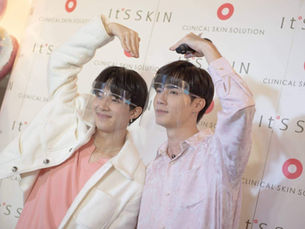 “ซี พฤกษ์ ควง นุนิว ชวรินทร์” เสิร์ฟความหวาน ในงาน It’S SKIN Zee Nunew In Love Mini Fan Meeting