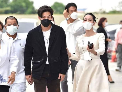 13/03/56 “โตโน่ ภาคิน” ร่วมพิธีไว้อาลัย “แตงโม นิดา” วันทุท้าย #โตโน่ภาคิน #แตงโมนิดา