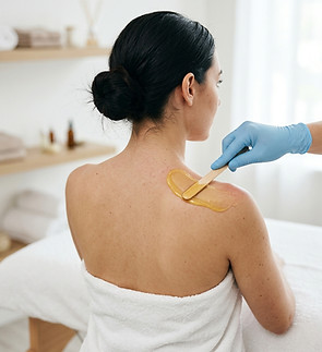 Women Shoulders waxing at Ipanema Beauty & Spa, Orlando