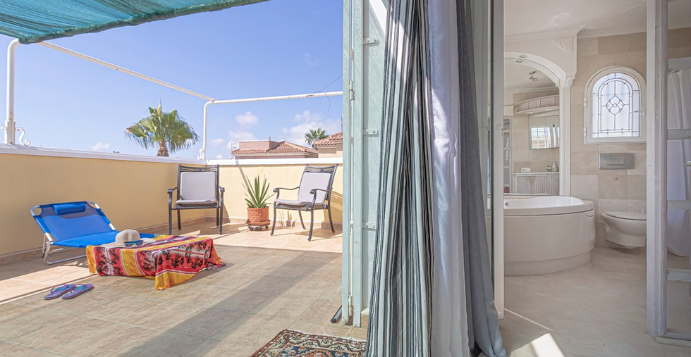 Villa Playa Flamenca by Droomvillaspanje