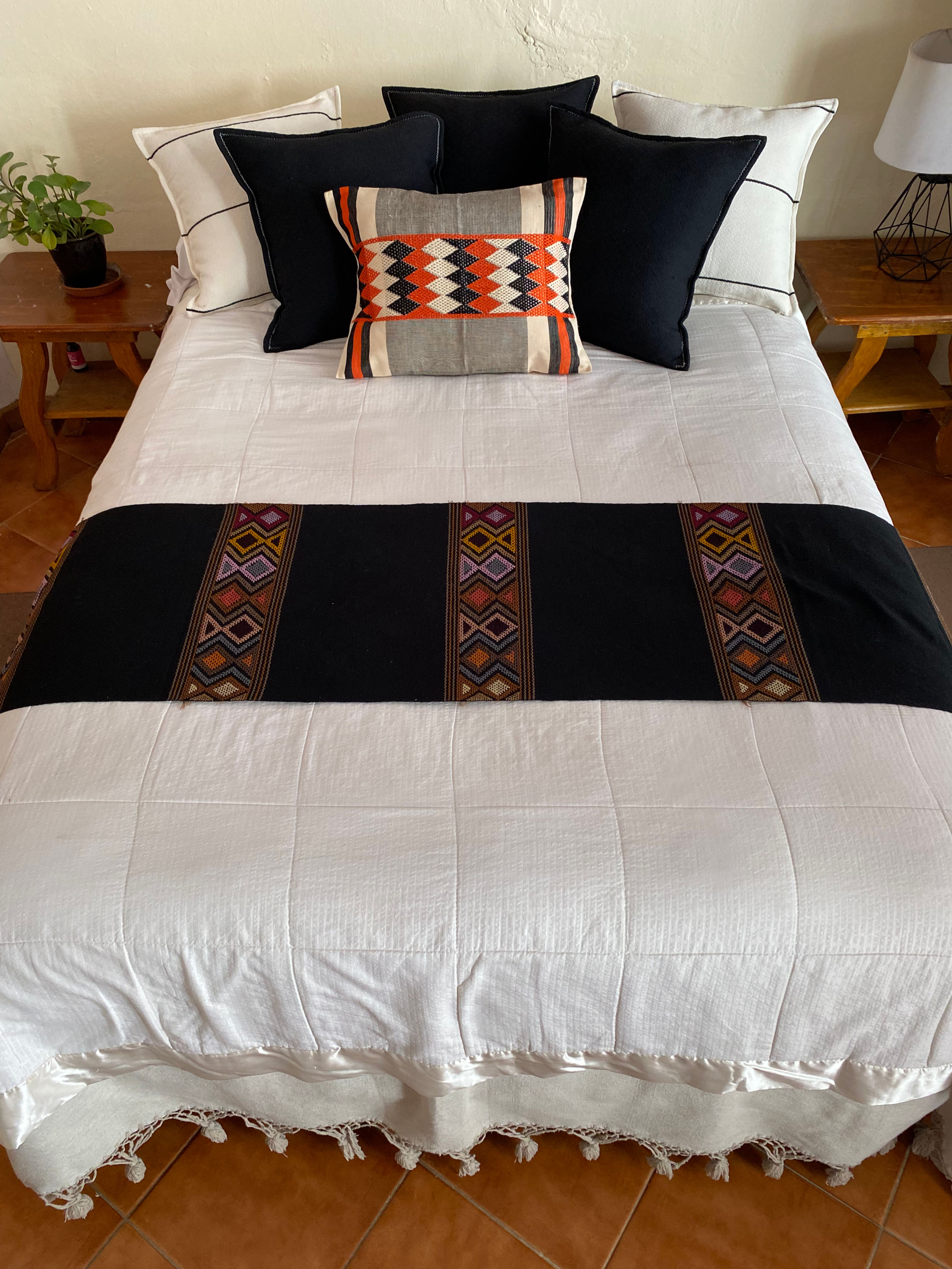 Pie de cama artesanal Rombos pantera
