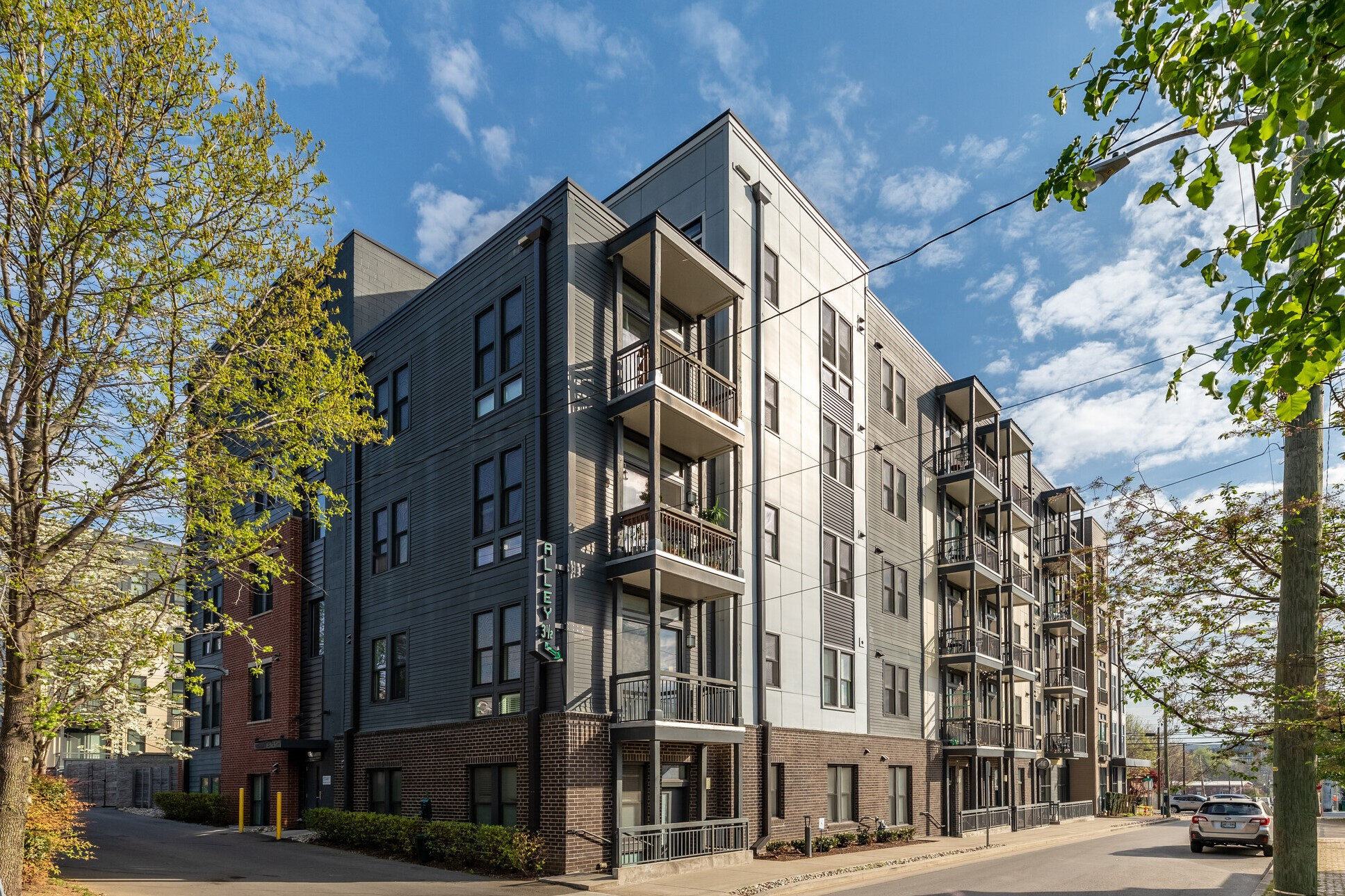 Mount Auburn Multifamily Luxury Apartments Los Angeles