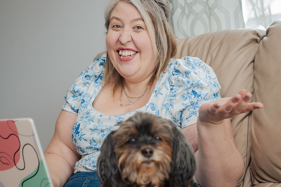 Lidia Bérubé et sa chienne Ruby incarnant leur personal branding