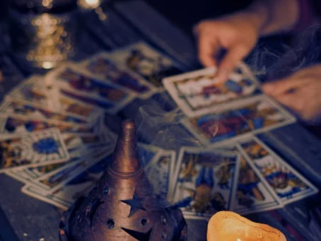 Tirage du Féminin — Message du jour : 8 de Coupe & 9 de Bâton