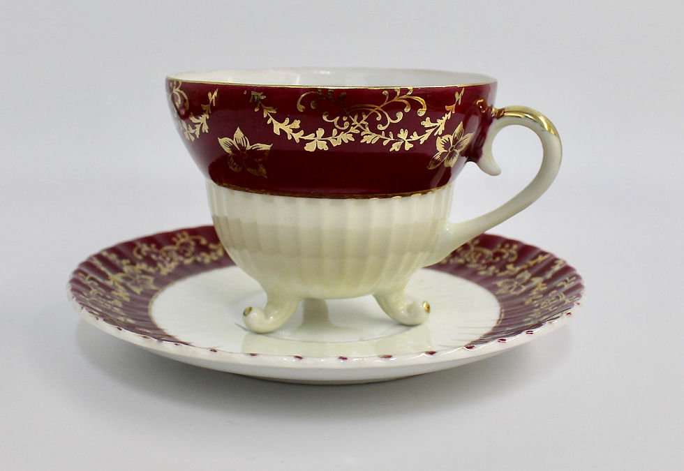 Tri-Footed Chase Teacup Candle
