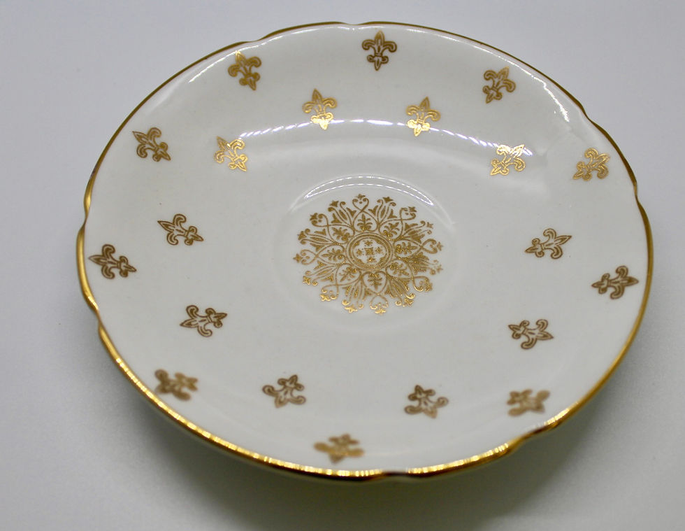 Thumbnail: Fleur de Lis Teacup Candle