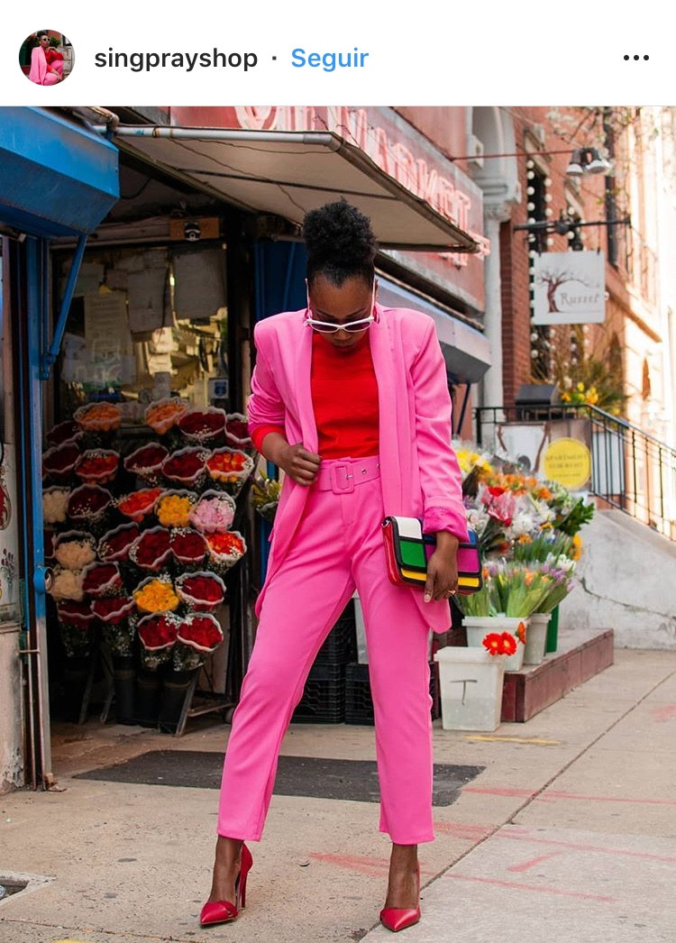 combinacion de colores color match street style fucsia rosa rosa palido rosado rojo red pink fashion lover fashionista moda fashion tendencias trend revista magazine blazer