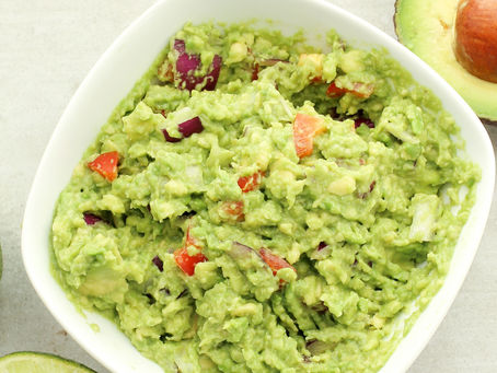 Vasilha de vidro com Guaca Mole