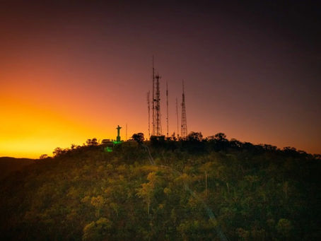 Sem retorno da Energisa, rádios e TVs de Barra do Garças ficam prejudicadas sem energia na Serra Azul na quinta (18/12)