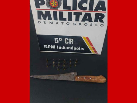 Briga entre padrasto e enteado termina com faca, munições apreendidas e polícia acionada em Barra do Garças