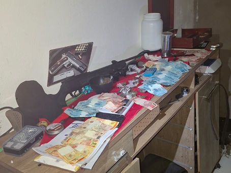 Casal é preso por tráfico de drogas durante operação ligada a investigação de duplo homicídio em General Carneiro