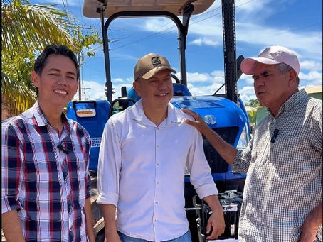Vereador Vini Jack consegue trator com deputado federal Coronel Assis para Agricultura Familiar de Pontal do Araguaia-MT VEJA VÍDEO