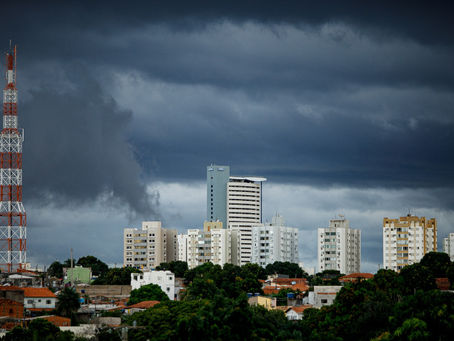 Temporal e ventos de 100 km/h podem atingir Cuiabá e outras cidades de MT nesta segunda