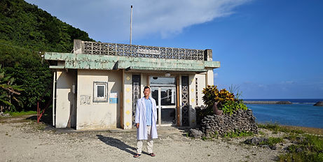 与那国島のコトー診療所のセットにて撮影