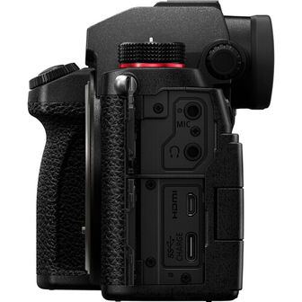 lumix s5 4.jpeg