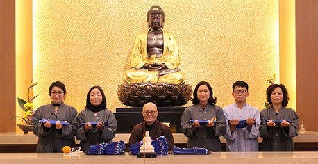學長們授背心 (1).JPG