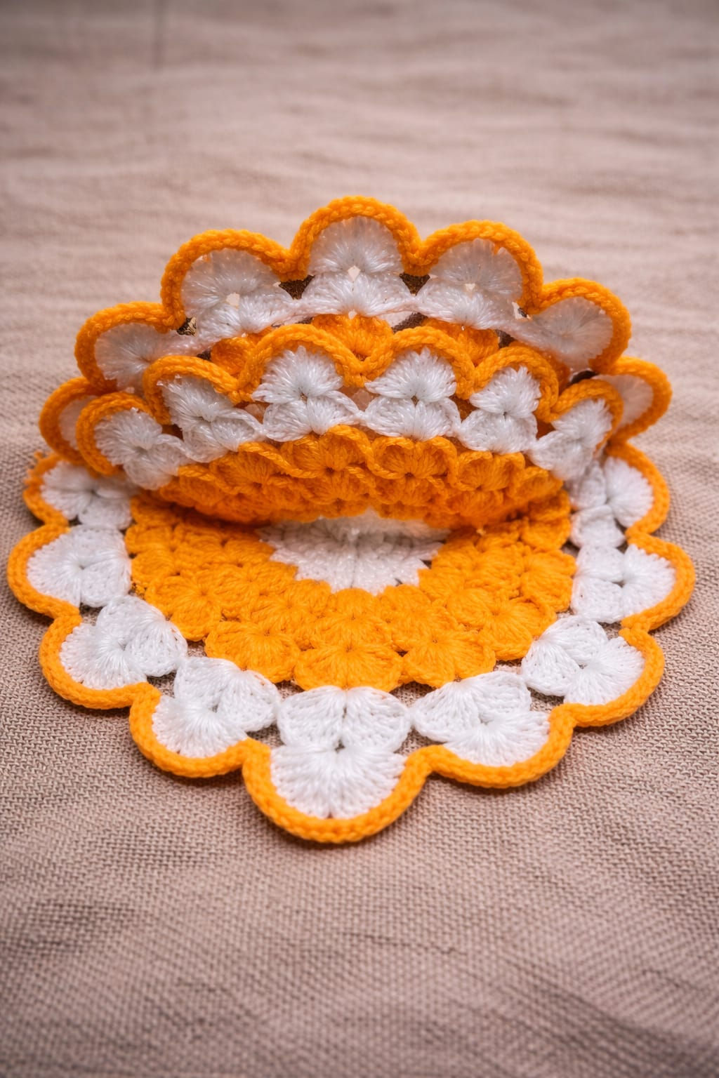 Dessous de plat crocheté artisanal – Jaune & Blanc