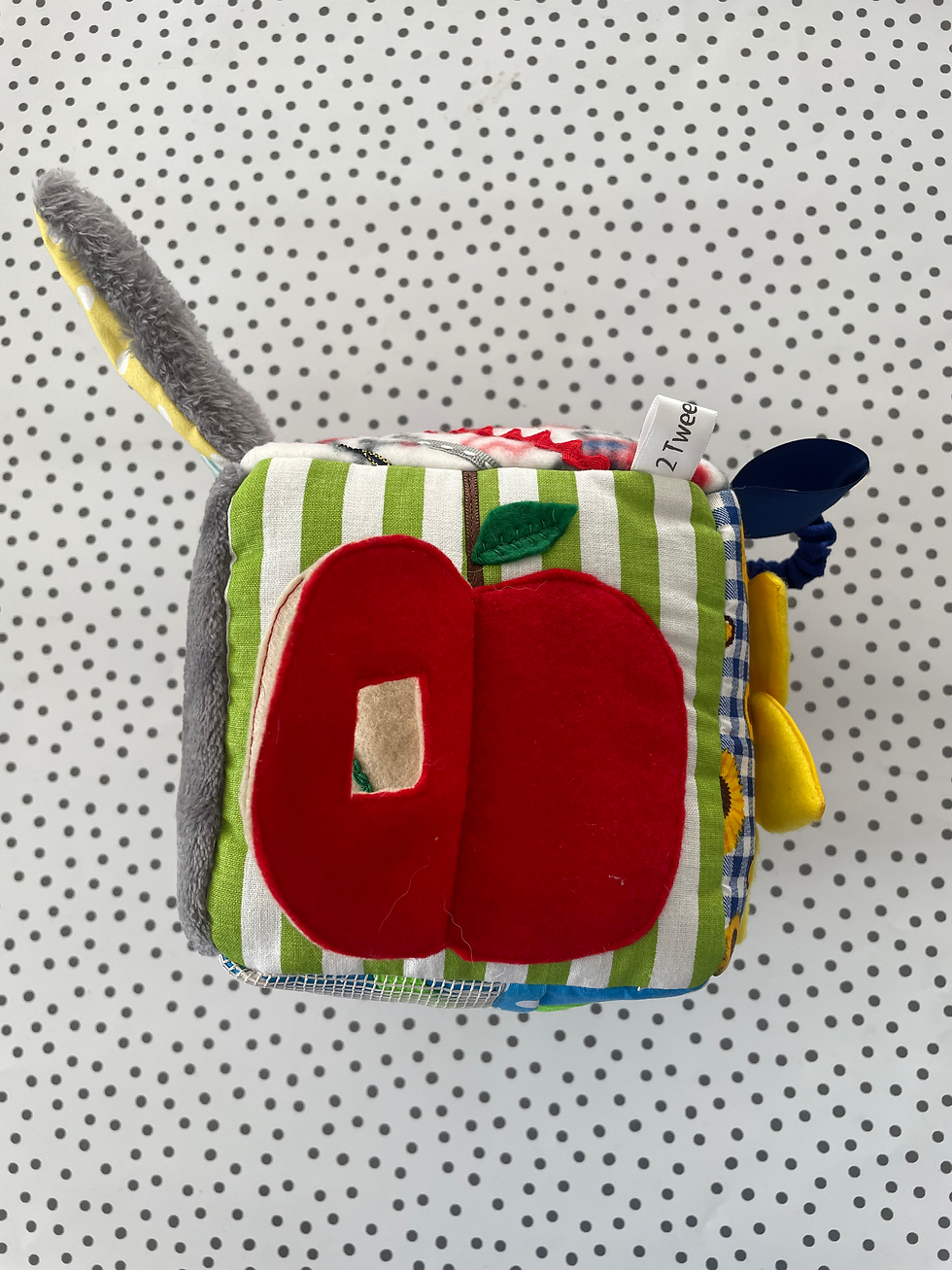 Thumbnail: Sensory Cube For Baby