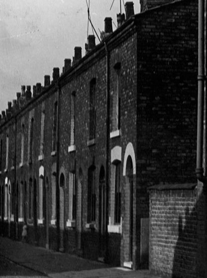 Lime Street, Bradford, 1964. Image courtesy of Manchester Libraries