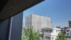 ☆☆現場便り☆☆黒門町作業所　本日５階コンクリートを打設しました。７階の上棟に向け安全作業を心がけてすすめます。内部は2階配管作業を開始しました。