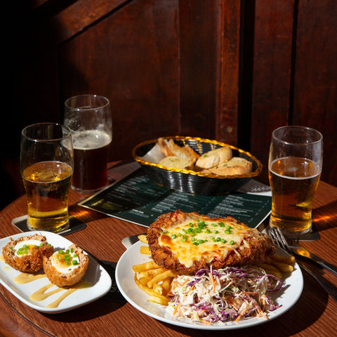 Cheap and best chicken parmi deals on a Tuesday comedy night at Northbridge in Perth irish bar comedy show. Experimental Comedy Club. Best comedy club in perth