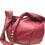 Thumbnail: Sac bandoulière en cuir souple bordeaux des années 80