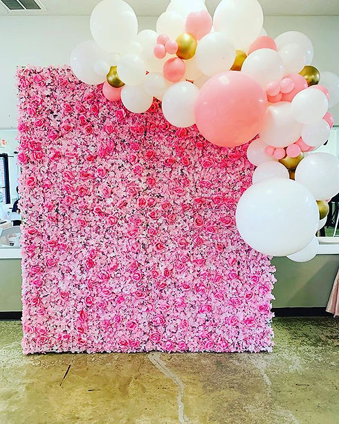 Loved this oversized 6ft garland
#ballo