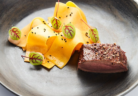 -- Magis -- Hert met pompoen, compote van ui en boschampignons