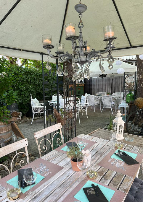 Terrasse_Restauratn_Kanönli_Thun.jpeg